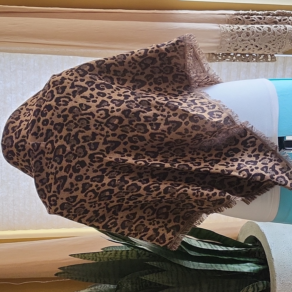 J Jill woman's Camelmulti multi-functional scarf wrap. One size. - Picture 2 of 11
